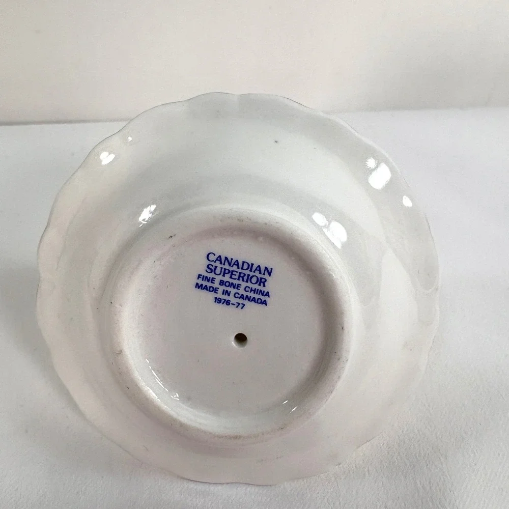 Canadian Superior Ring Holder White Floral Fine Bone China Gold Trim 70s Vintage